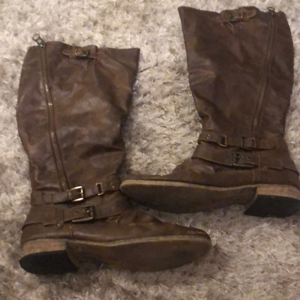 Boots - Picture 2 of 2